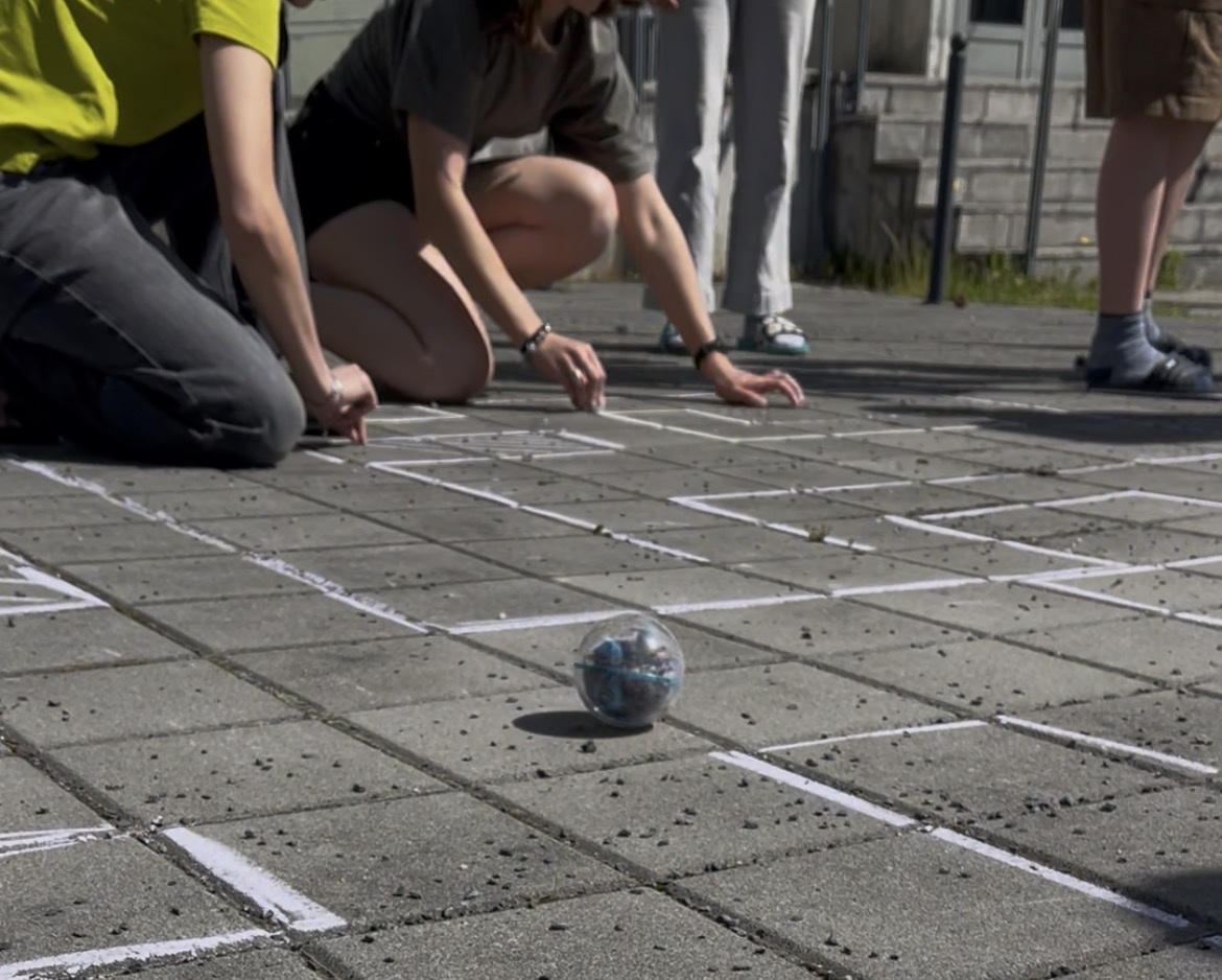 Kódování pod širým nebem: Vytáhli jsme roboty na čerstvý vzduch
